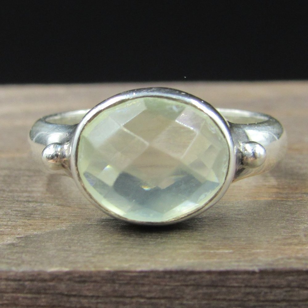 Size 5 Sterling prehnite? Band Ring Vintage